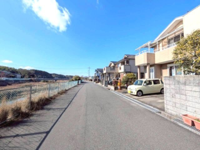 泉佐野市上之郷　中古戸建の前面道路含む現地写真|前面道路含む現地写真です