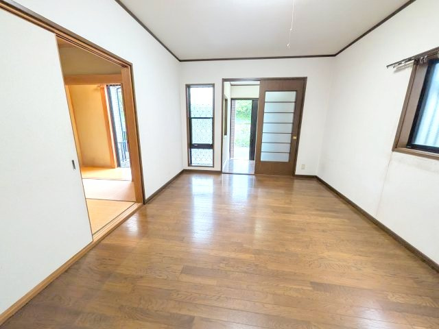 泉佐野市上之郷　中古戸建の居間・リビング