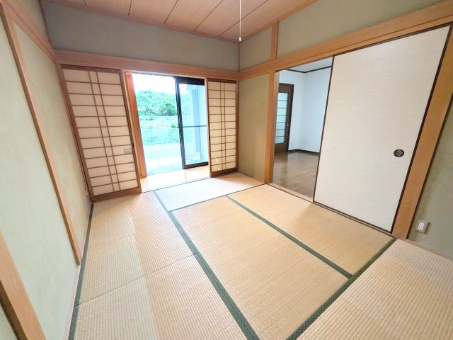 泉佐野市上之郷　中古戸建の和室|落ち着いた雰囲気の和室付きです