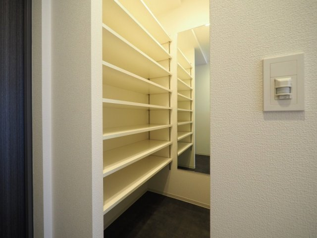 エル・セレーノ新大阪北の収納