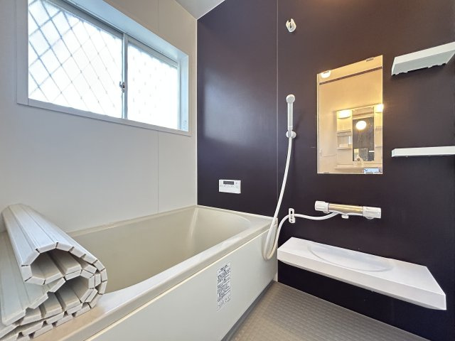 東海市加木屋町木之下の浴室|浴室　窓があり換気もバッチリ♪