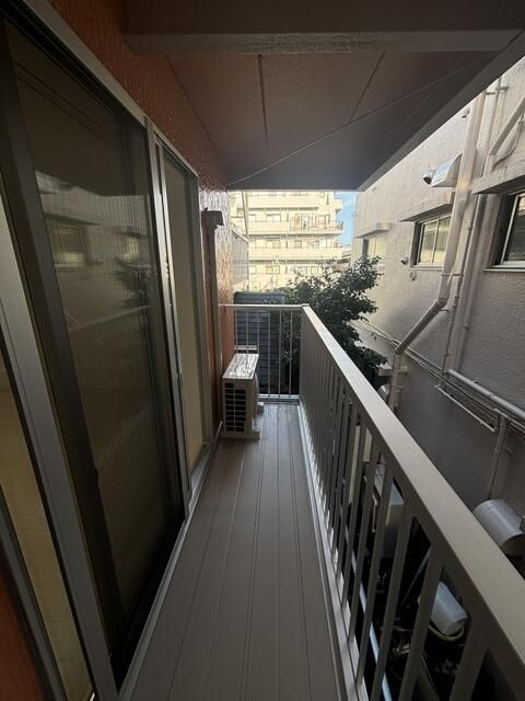 フクイビルのバルコニー