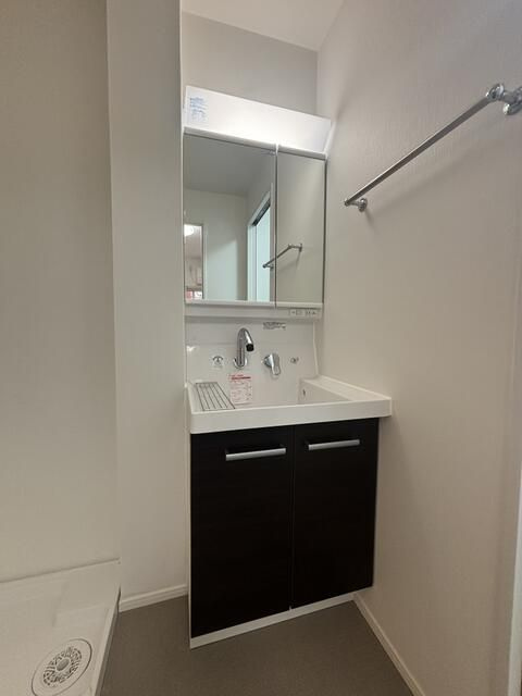 フクイビルの独立洗面台