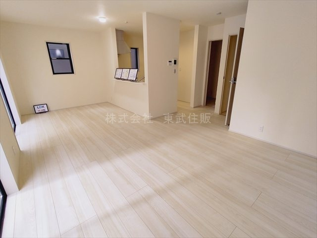 【居間・リビング】の画像