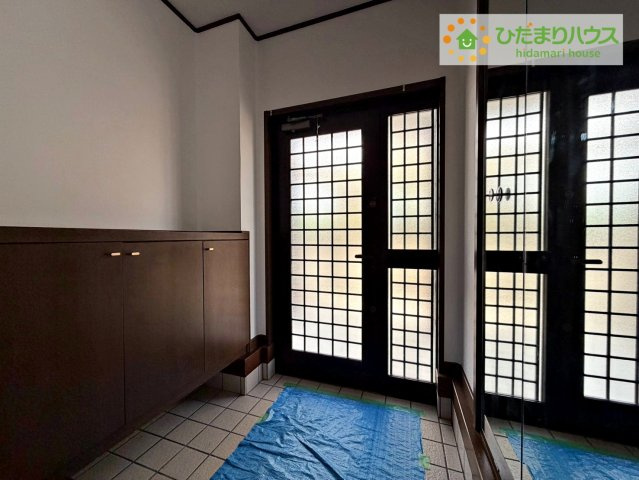 常陸太田市松栄町　中古戸建の玄関|丁度良い靴箱のサイズ♪これだけあれば家族全員の靴がしまえてスッキリ(^O^)