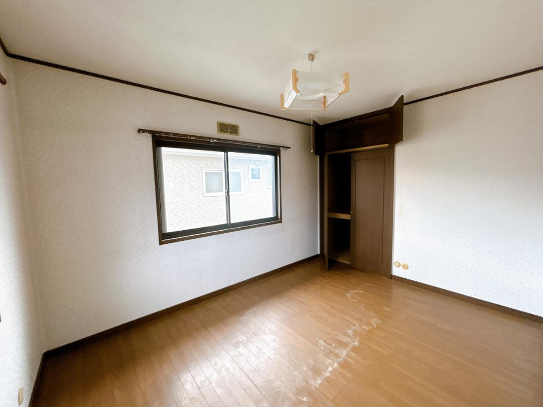 常陸太田市松栄町　中古戸建の洋室