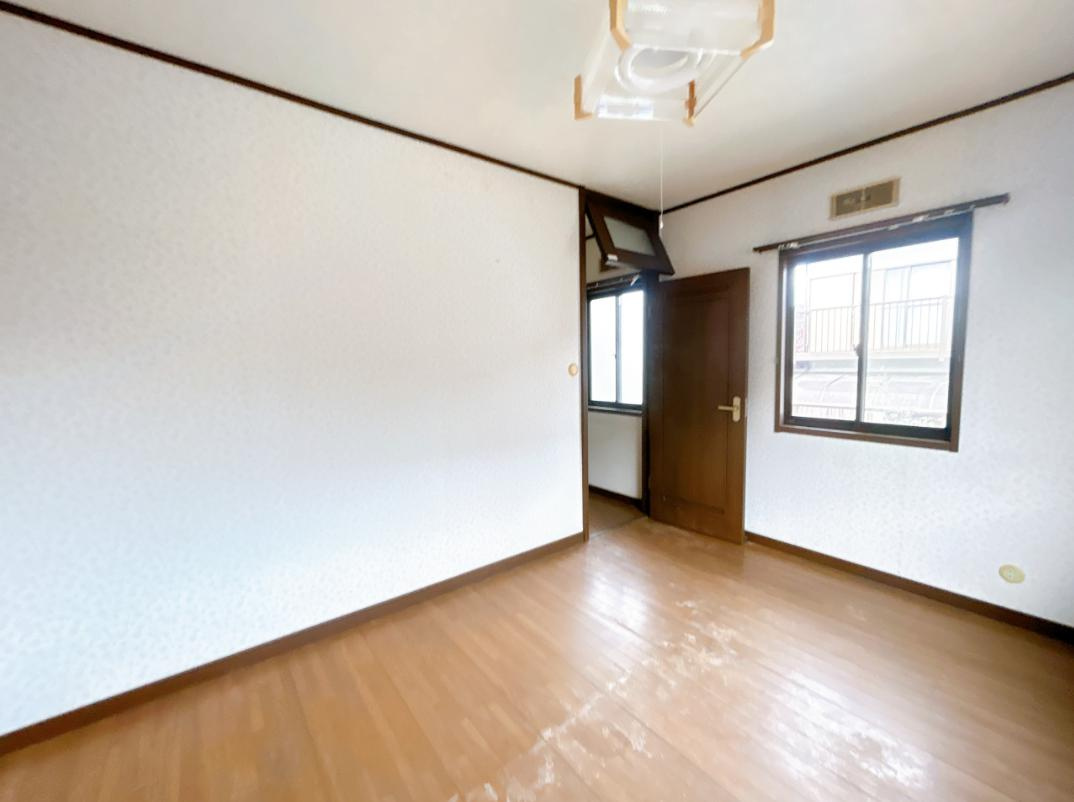 常陸太田市松栄町　中古戸建の洋室