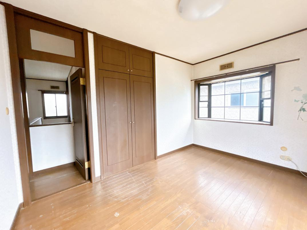 常陸太田市松栄町　中古戸建の洋室