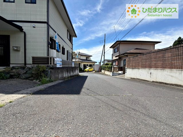 常陸太田市松栄町　中古戸建の前面道路含む現地写真|たっぷりの陽光と心地よい風が舞い込む住まい♪