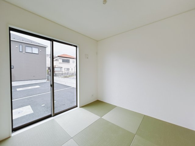 【新築戸建】高崎市金古町第16の和室|■1階和室（1号棟）｜和室でしか味わえない畳ならではの香りや素材で和のやすらぎを感じてください♪休日はお子様とお昼寝するのにも最適です！