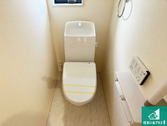 揖保郡太子町佐用岡　新築一戸建てのトイレ|1・2階の2ヶ所にあるので、朝の忙しい時間の順番待ちもなく、深夜の利用にも大変便利です。