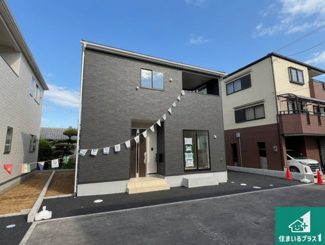 5日(土)6日(日)現地ご見学可能！ 高槻市唐崎中　全3邸の外観|お客様に長く安心して住んでいだだける事にこだわった家づくり！住んでからのアフターサービスにもしっかりと取り組んでいます！