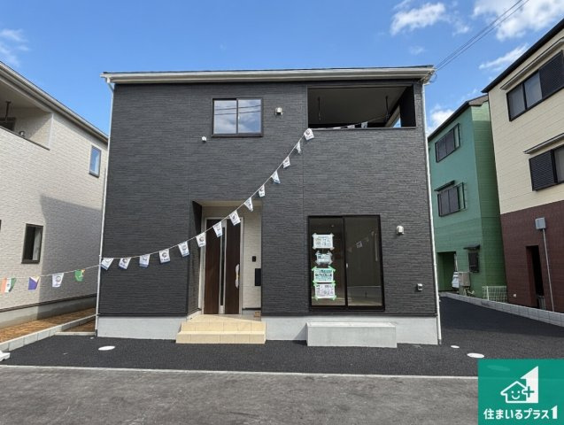 5日(土)6日(日)現地ご見学可能！ 高槻市唐崎中　全3邸の外観|安心の10年保証！外観を美しく保ち、雨水で汚れを落とします！気になることがありましたら、お気軽にお問い合わせください！