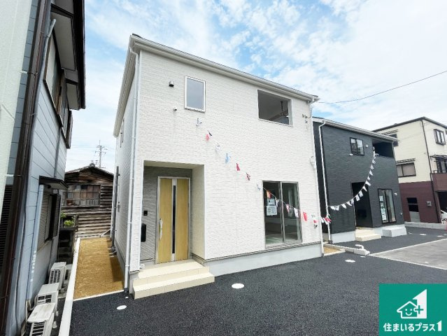 高槻市唐崎中　第3期　新築一戸建ての外観|お客様に長く安心して住んでいだだける事にこだわった家づくり！住んでからのアフターサービスにもしっかりと取り組んでいます！