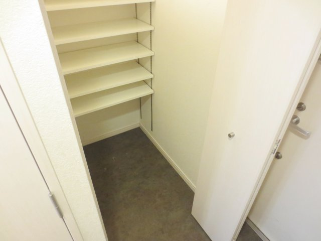 パークレジデンスの玄関|別号室の参考写真です。