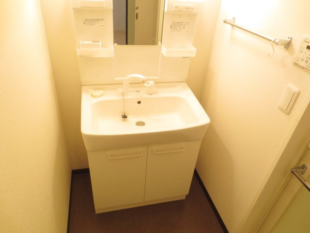 パークレジデンスの洗面所|別号室の参考写真です。