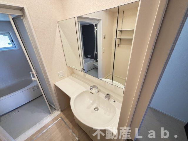 グランソレイユ　A棟の洗面所