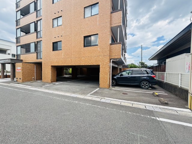 エスティハイム20の駐車場|別号数タイプ