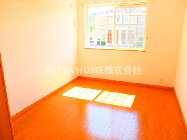 エスペランサⅠの洋室|洋室６帖です☆