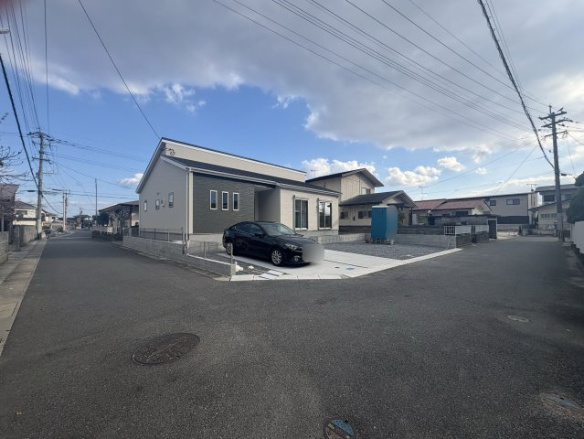 行橋市行事2丁目3期　新築一戸建ての外観|土地が広く駐車スペースは3~4台♪
【行橋市　新築戸建て】