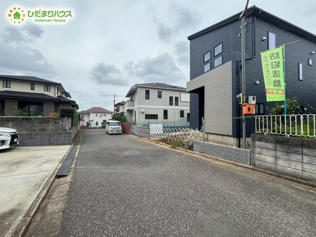 野田市柳沢新田6期　新築戸建　1号棟の前面道路含む現地写真|野田市柳沢・接道：南東側5.5ｍ公道