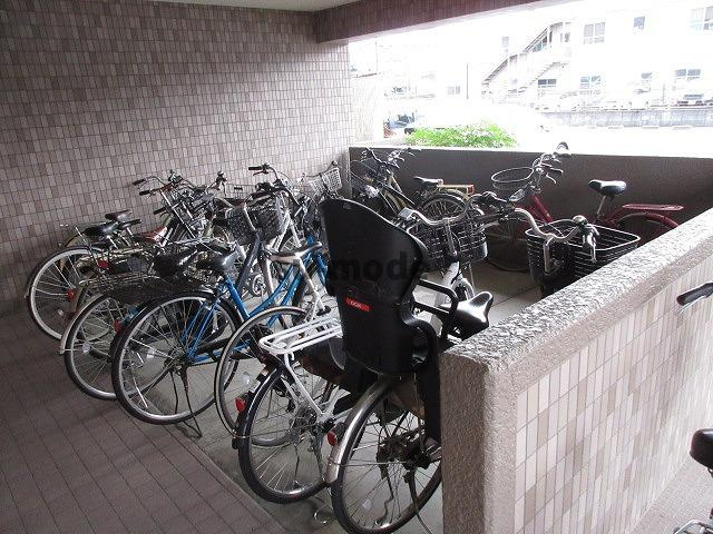 エクセル千里三番館の周辺