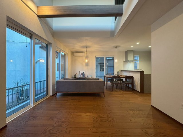 【居間・リビング】の画像