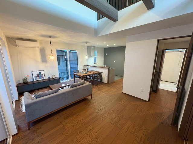 【居間・リビング】の画像