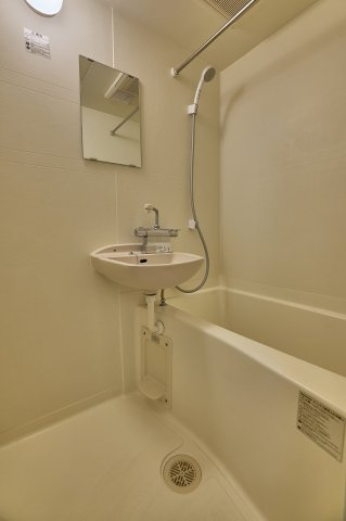 静岡市清水区駒越南町の賃貸マンションの浴室|落ち着いた空間のお風呂です
