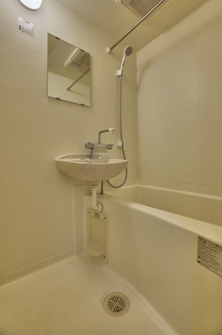 静岡市清水区駒越南町の賃貸マンションの浴室|日々の暮らしに欠かせないお風呂です