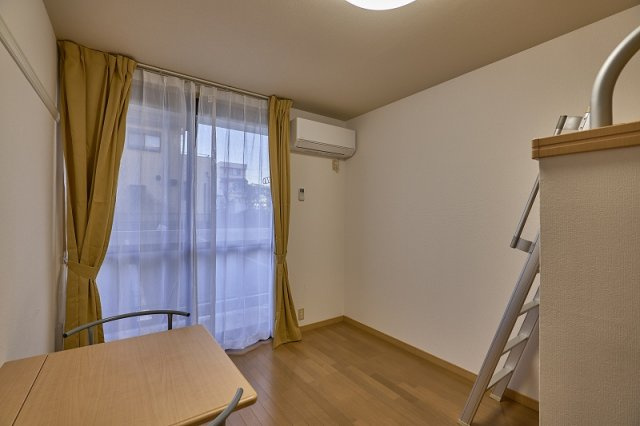 静岡市清水区駒越南町の賃貸マンションの居間・リビング|ゆったり過ごせるリビングです