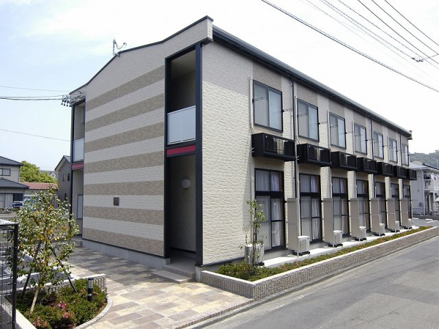 静岡市葵区与一５丁目のアパート