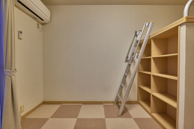 静岡市清水区駒越南町の賃貸マンションの居間・リビング|ゆったり過ごせるリビングです