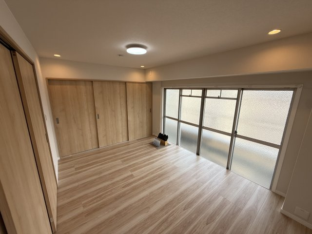 【洋室】プレジデント宝塚 
