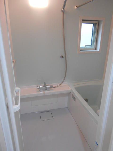 狛江市猪方４丁目のアパートの浴室