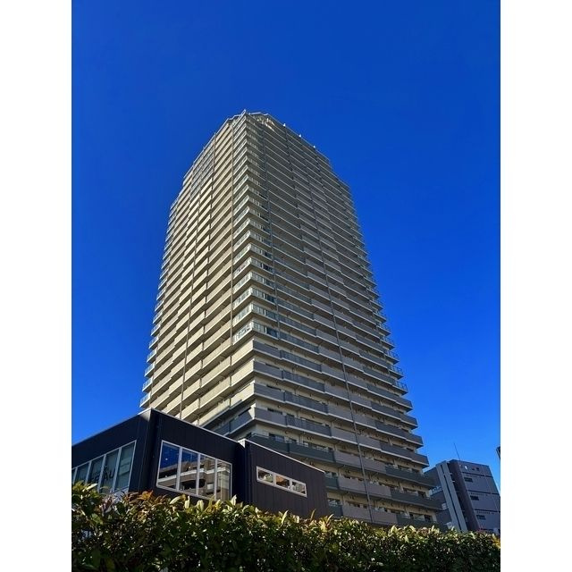 プラウドタワー船橋の外観