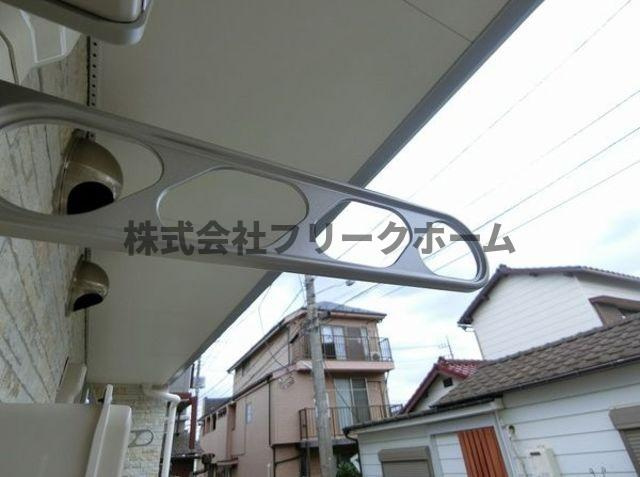 三鷹市牟礼６丁目のアパートのバルコニー