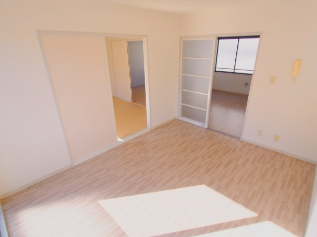 ラルジュ瀬戸　C棟の和室