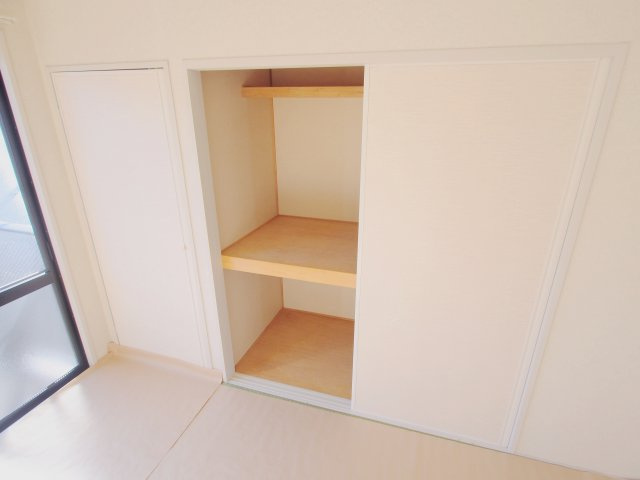 ラルジュ瀬戸　C棟の収納