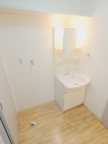 ラルジュ瀬戸　C棟の洗面所