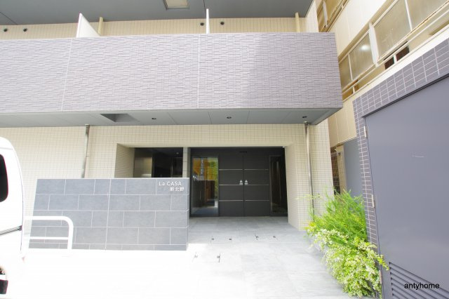 La CASA 新北野　仲介手数料無料のエントランス