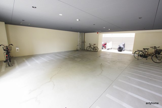 La CASA 新北野　仲介手数料無料の駐車場