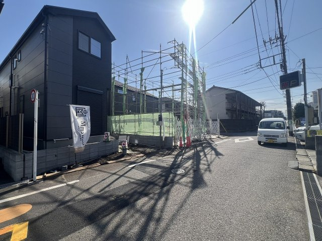 日野市多摩平2期の前面道路含む現地写真