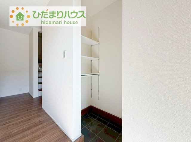 【収納】 | 第2つくば市城山　新築戸建 | 土間の玄関シューズクロークならアウトドア用品やベビーカーも土汚れを気にせずスッキリ収納できます！