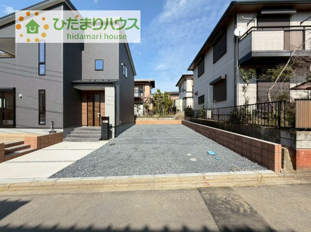 【駐車場】 | 第2つくば市城山　新築戸建 | ゆったりとしたカースペースで、ファミリーカーや軽自動車もラクラク駐車出来ますね♪