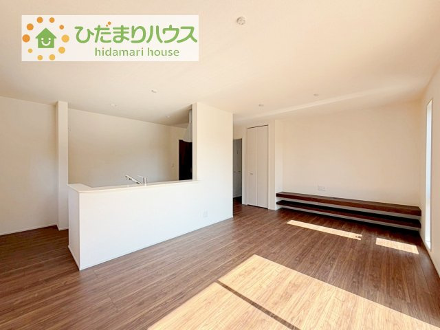 【居間・リビング】 | 第2つくば市城山　新築戸建 | 南に面した大きな窓から差し込む光で日中は電気いらず♪