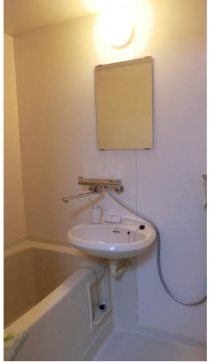 杉並区成田東４丁目のアパートの洗面所