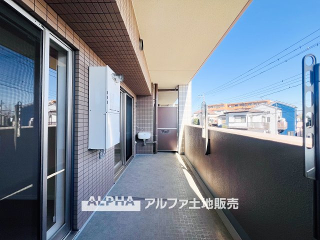 日神パレステージ武蔵砂川のバルコニー|【Balcony】◆バルコニー◆日当たりの良いバルコニーは、洗濯物がよく乾くだけでなく、外の空気を感じながらひと息つける場所。暮らしに心地よい余白をもたらします。