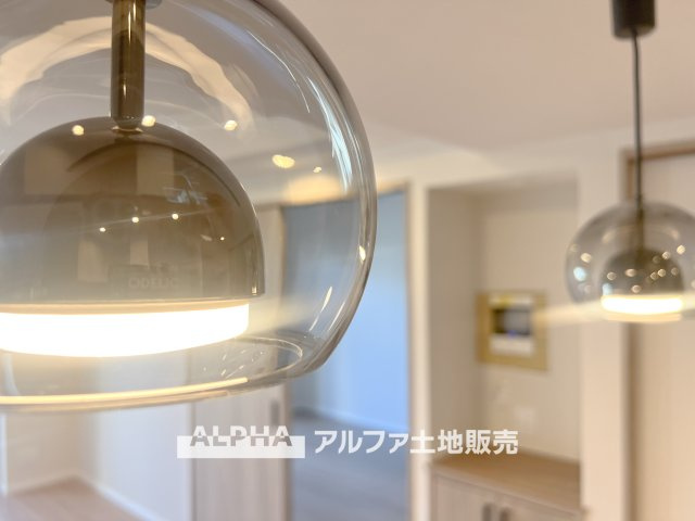 日神パレステージ武蔵砂川の居間・リビング|【light a living】
◆明るいリビング◆にペイントして君との時間を有意義に過ごしたい。ここでの暮らしは僕たちにとって宝物になる。