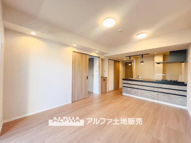 日神パレステージ武蔵砂川の居間・リビング|【full space】
◆気軽に人を招ける◆ゆったりとした住空間に手のぬくもりを感じれるような温かい住まい。そんな環境で暮らしていくうちに僕たちも変わって行く。